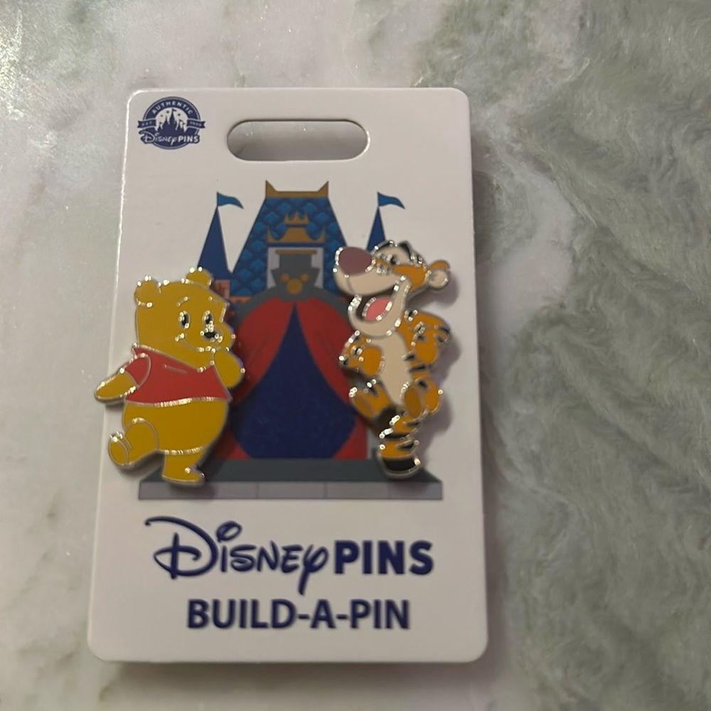 2025 Disney Parks Winnie The Pooh & Tigger Build A Pin 2 Pin Set OE BNWT
